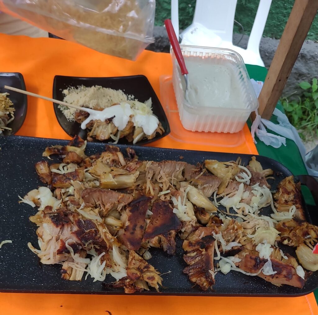 Carne de Jaca acebolada - comida vegana