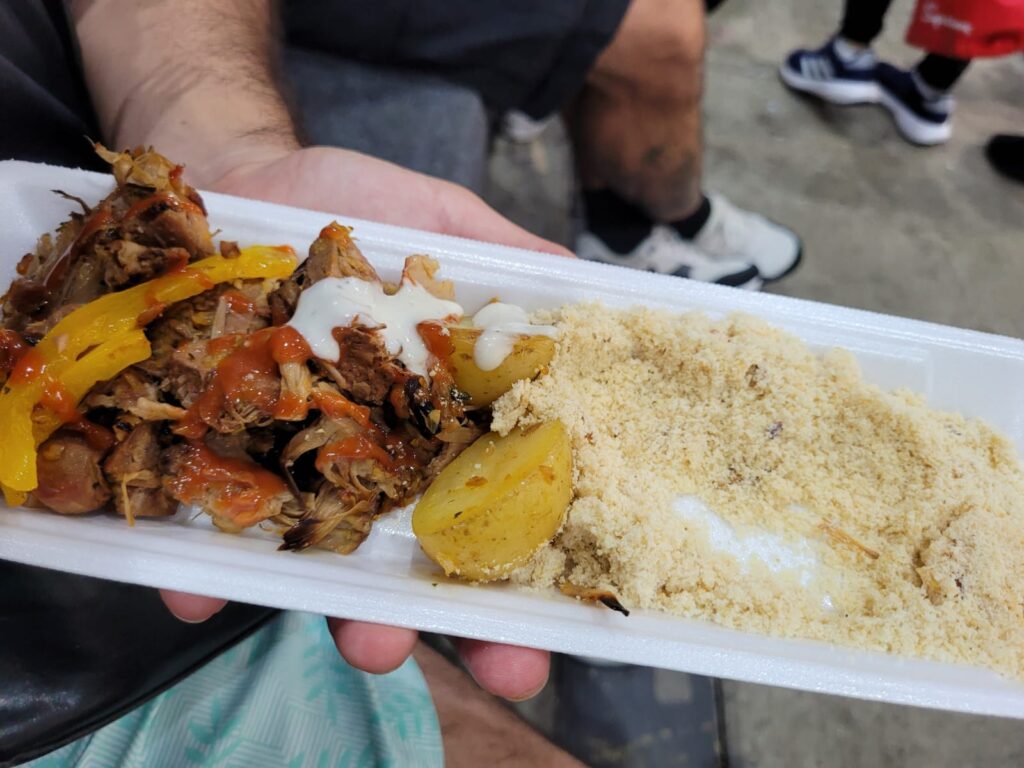 Carne de Jaca com farofa - comida vegana