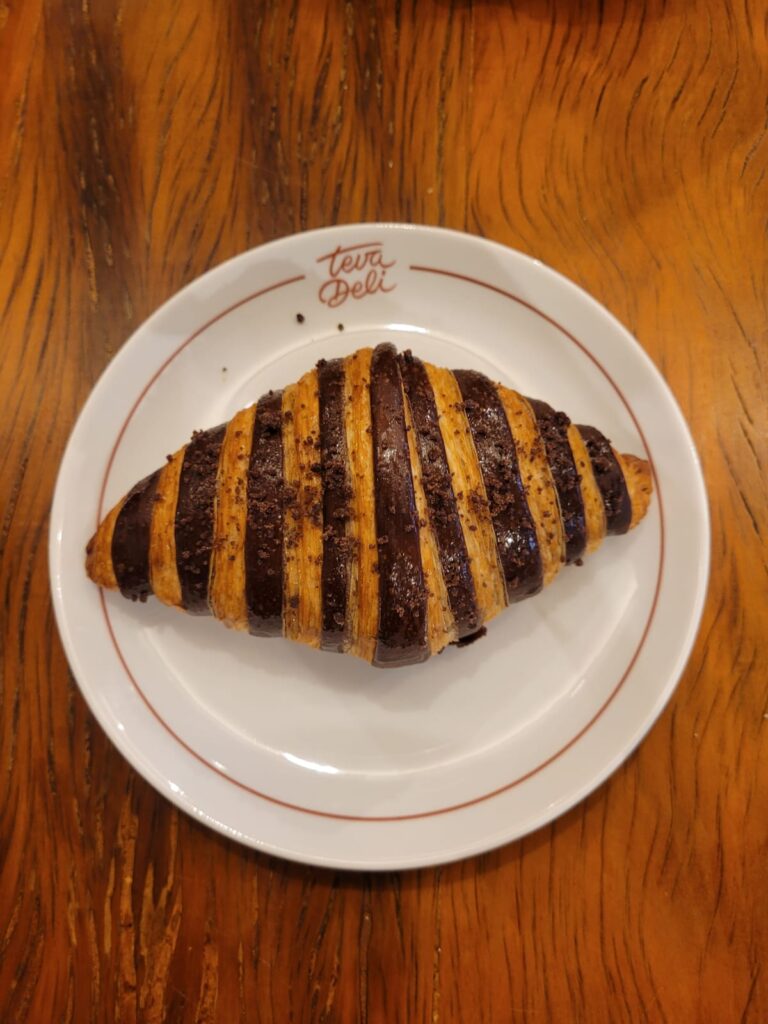 Croissant Navelã (creme de avelã vegano) Teva Deli Copacabana