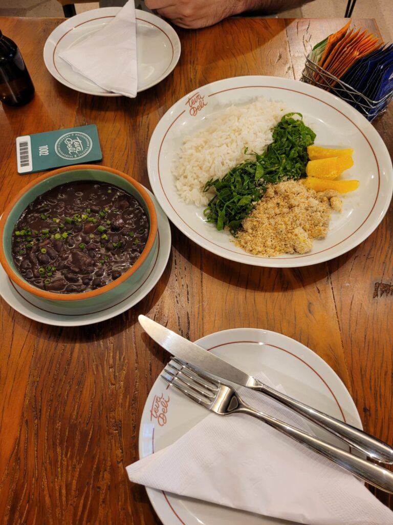 Feijoada vegana Teva Deli Copacabana