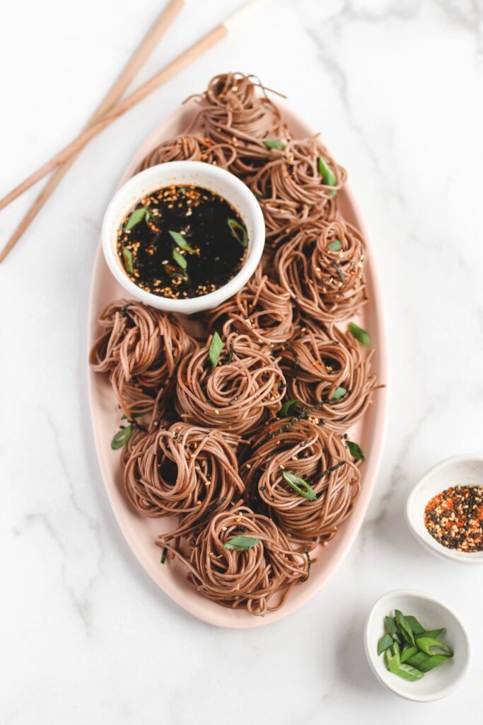 Zaru Soba: macarrão servido gelado.